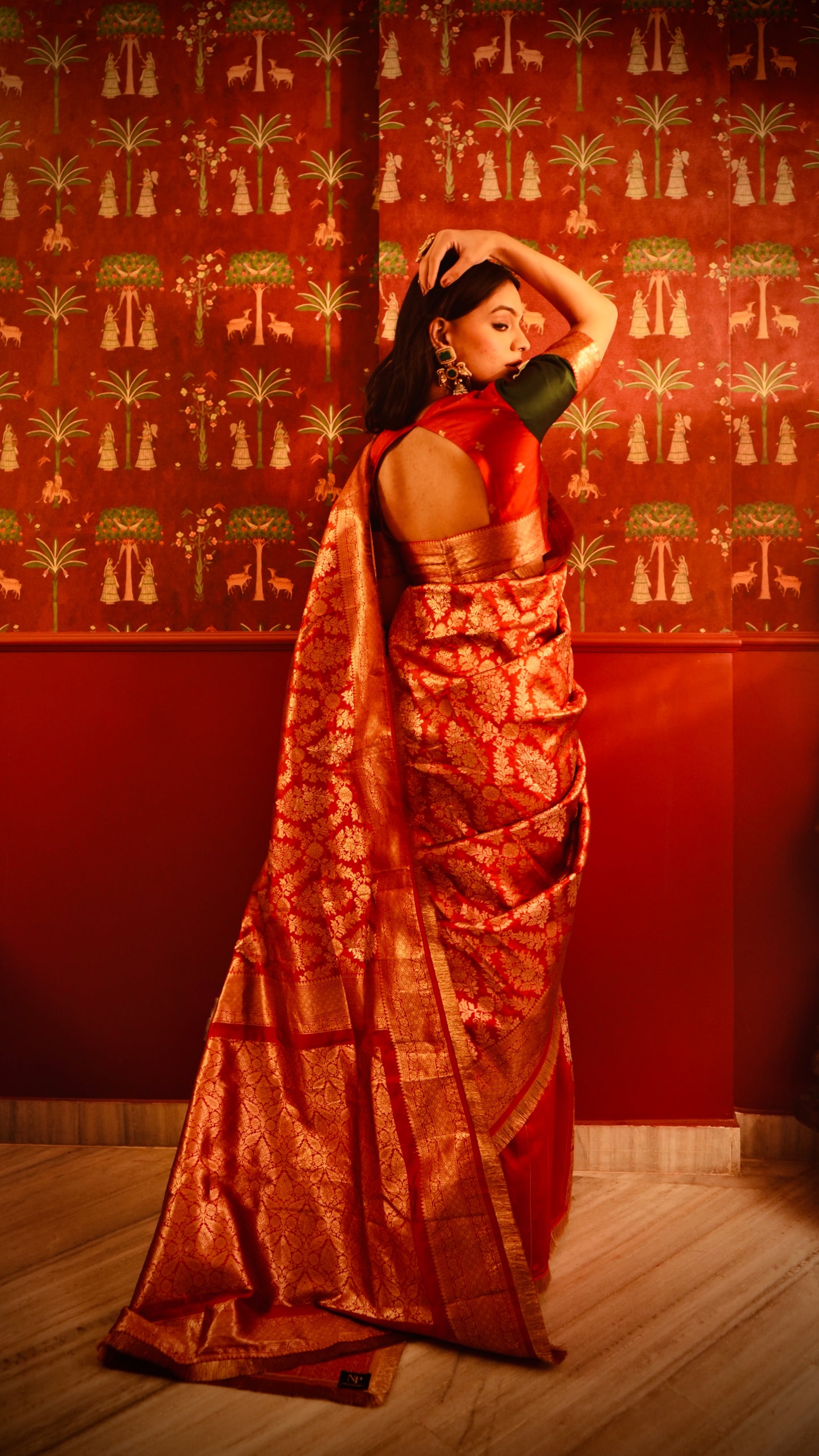 Suhaag Banarasee Saree shawl set