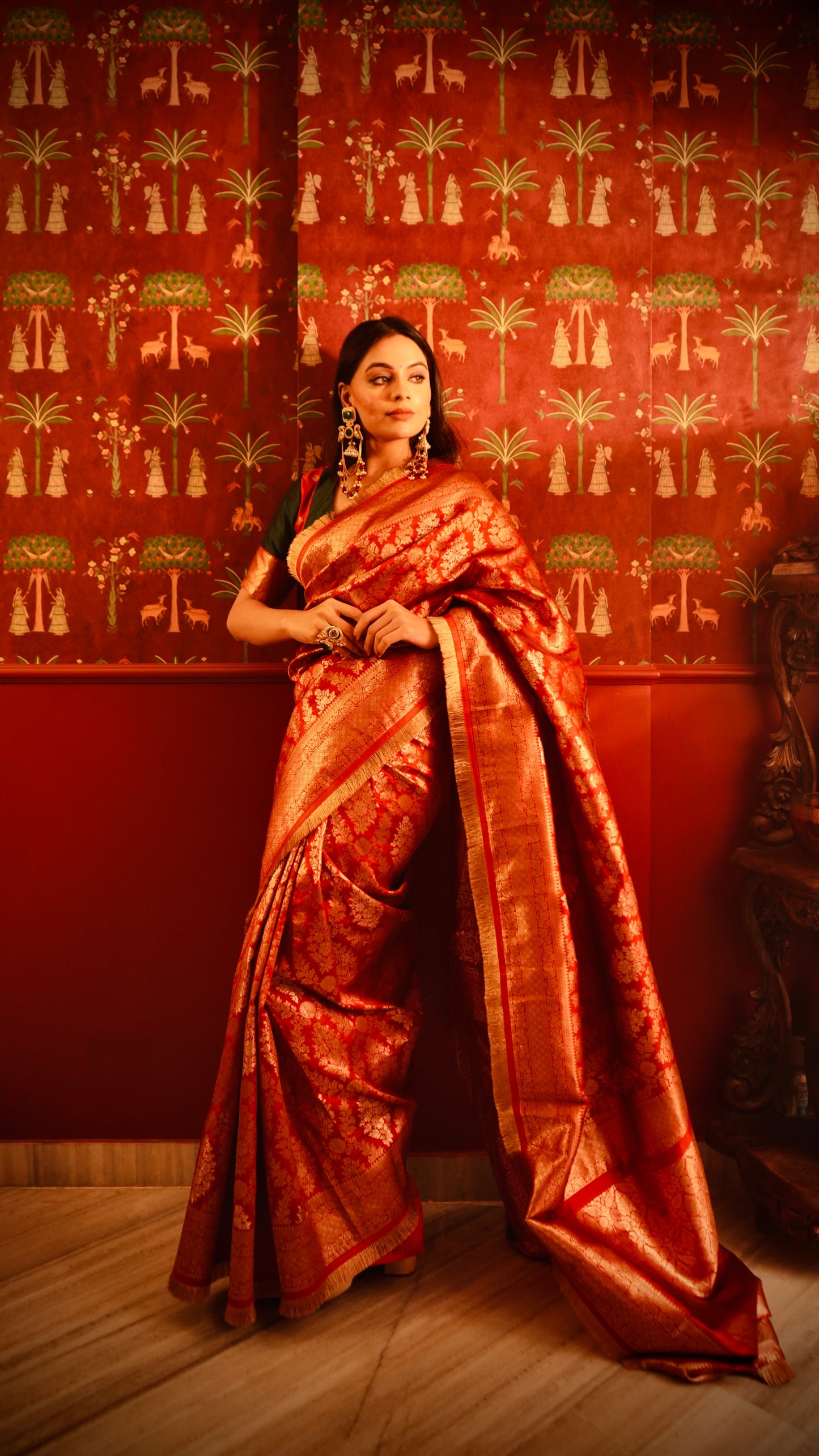 Suhaag Banarasee Saree shawl set
