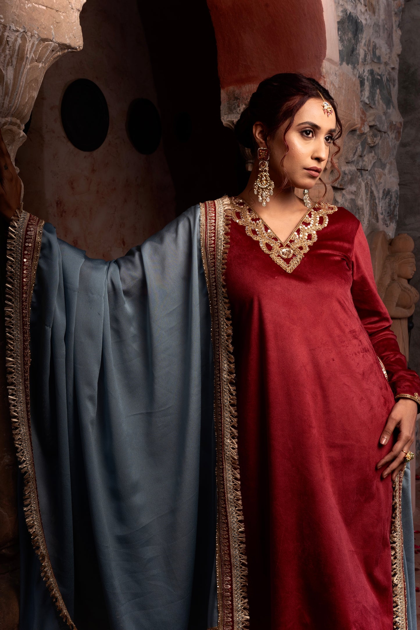 DEEP MAROON VELVET HAND EMBROIDERED KURTA SET