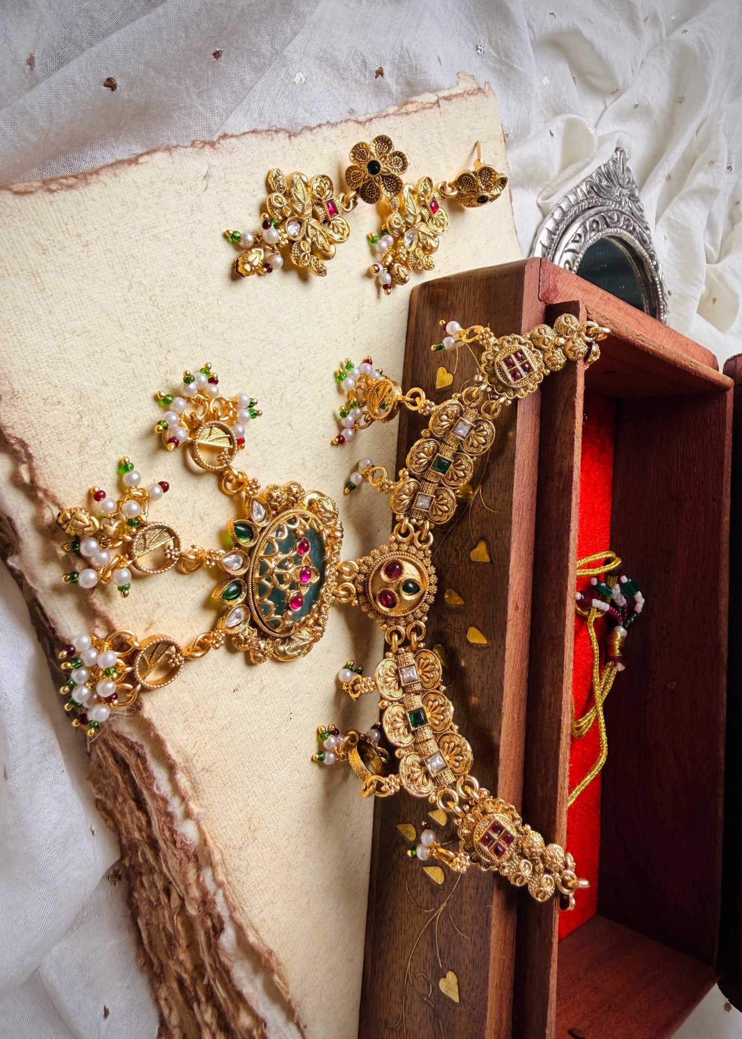 Iraaya Haar Earrings and Ring Set