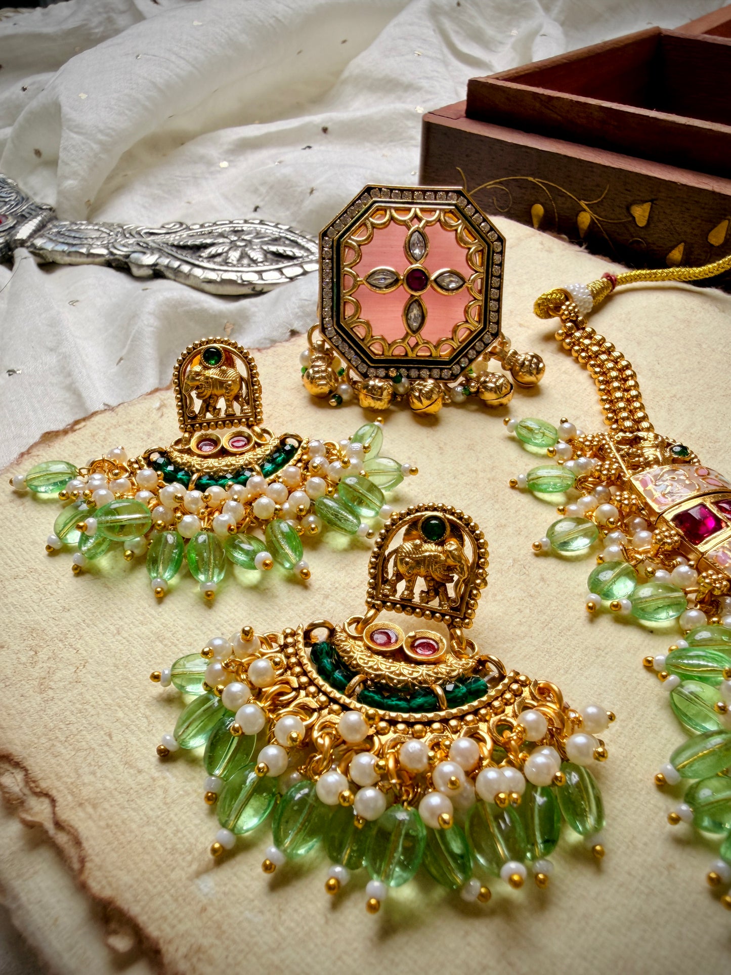 Vihana Haar Earrings and Ring Set
